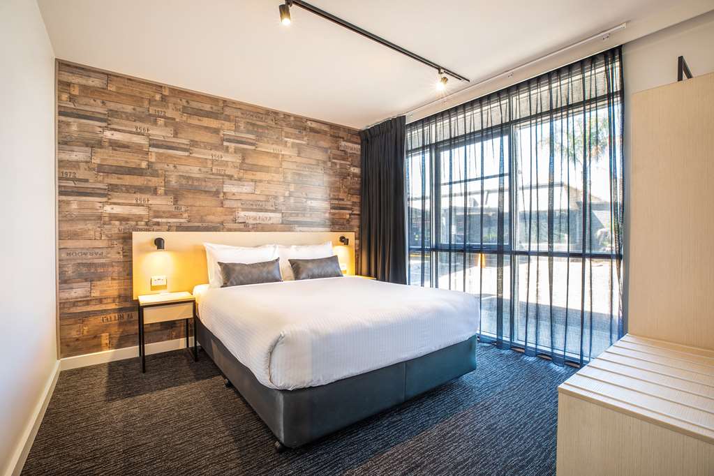 NIGHTCAP AT WESTSIDE-guestroom-Guest Room,On-Site.jpg