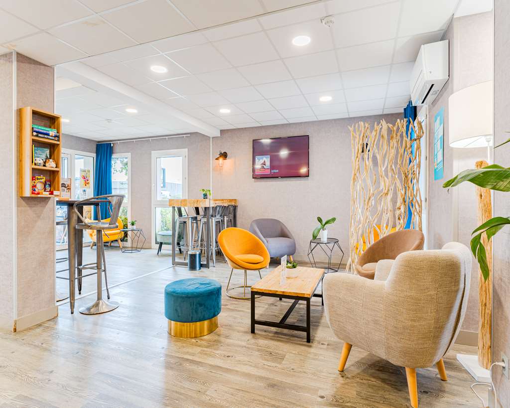 Kyriad Direct Chambray Les Tours