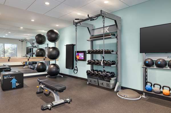 Fitness/ Exercise Room - Tru by Hilton Sugarloaf Lawrenceville - I-85, Exit 108