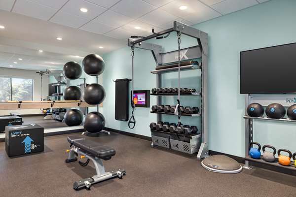 Fitness/ Exercise Room - Tru by Hilton Sugarloaf Lawrenceville - I-85, Exit 108