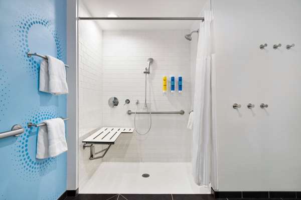  - Tru by Hilton Sugarloaf Lawrenceville - I-85, Exit 108