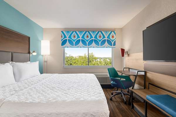  - Tru by Hilton Sugarloaf Lawrenceville - I-85, Exit 108