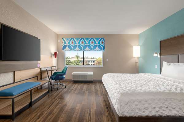  - Tru by Hilton Sugarloaf Lawrenceville - I-85, Exit 108