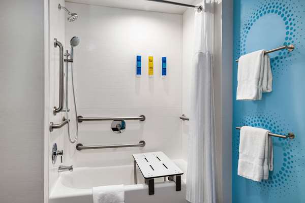  - Tru by Hilton Sugarloaf Lawrenceville - I-85, Exit 108