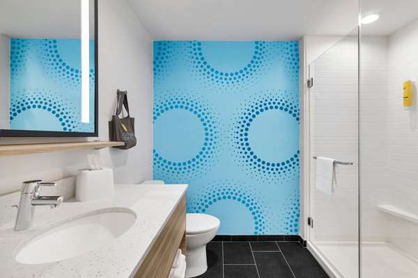  - Tru by Hilton Sugarloaf Lawrenceville - I-85, Exit 108