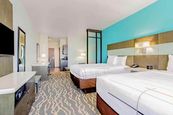 Suite - La Quinta Inn & Suites Northlake - I-35, Exit 70