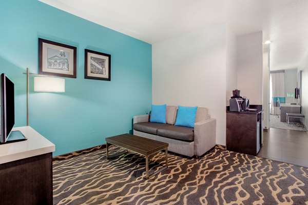 Suite - La Quinta Inn & Suites Northlake - I-35, Exit 70