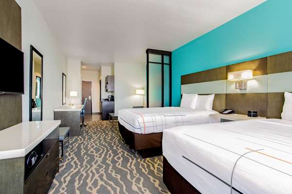 Suite - La Quinta Inn & Suites Northlake - I-35, Exit 70
