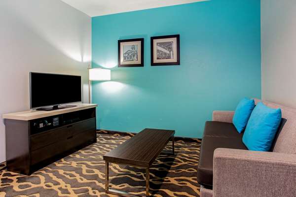 Suite - La Quinta Inn & Suites Northlake - I-35, Exit 70