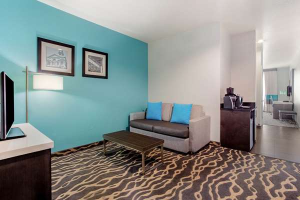 Suite - La Quinta Inn & Suites Northlake - I-35, Exit 70