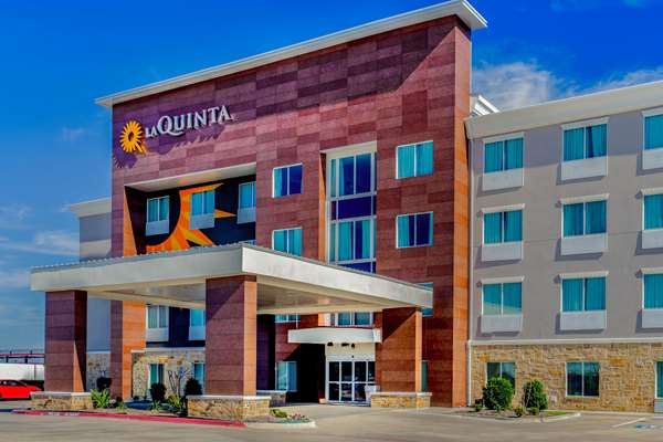 Exterior view - La Quinta Inn & Suites Northlake - I-35, Exit 70