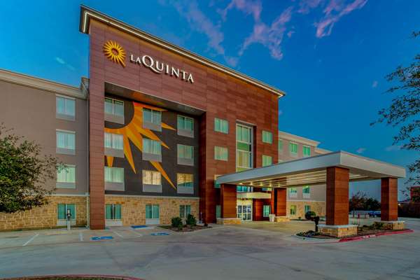 Exterior view - La Quinta Inn & Suites Northlake - I-35, Exit 70