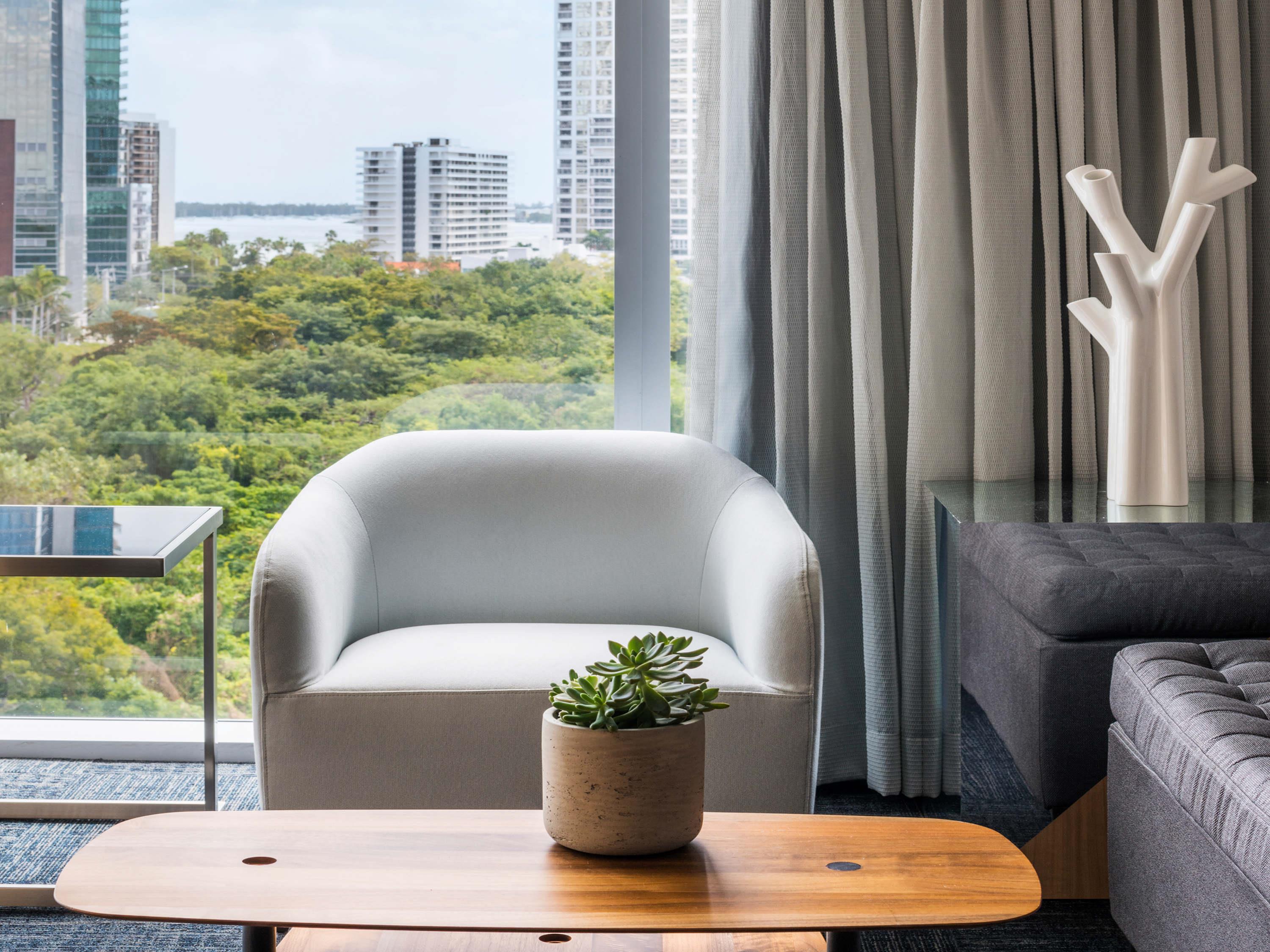 Novotel Miami Brickell Room Type - EXECUTIVE 1 BEDROOM SUITE 1 King, 463SF-43SM, City and Bay view