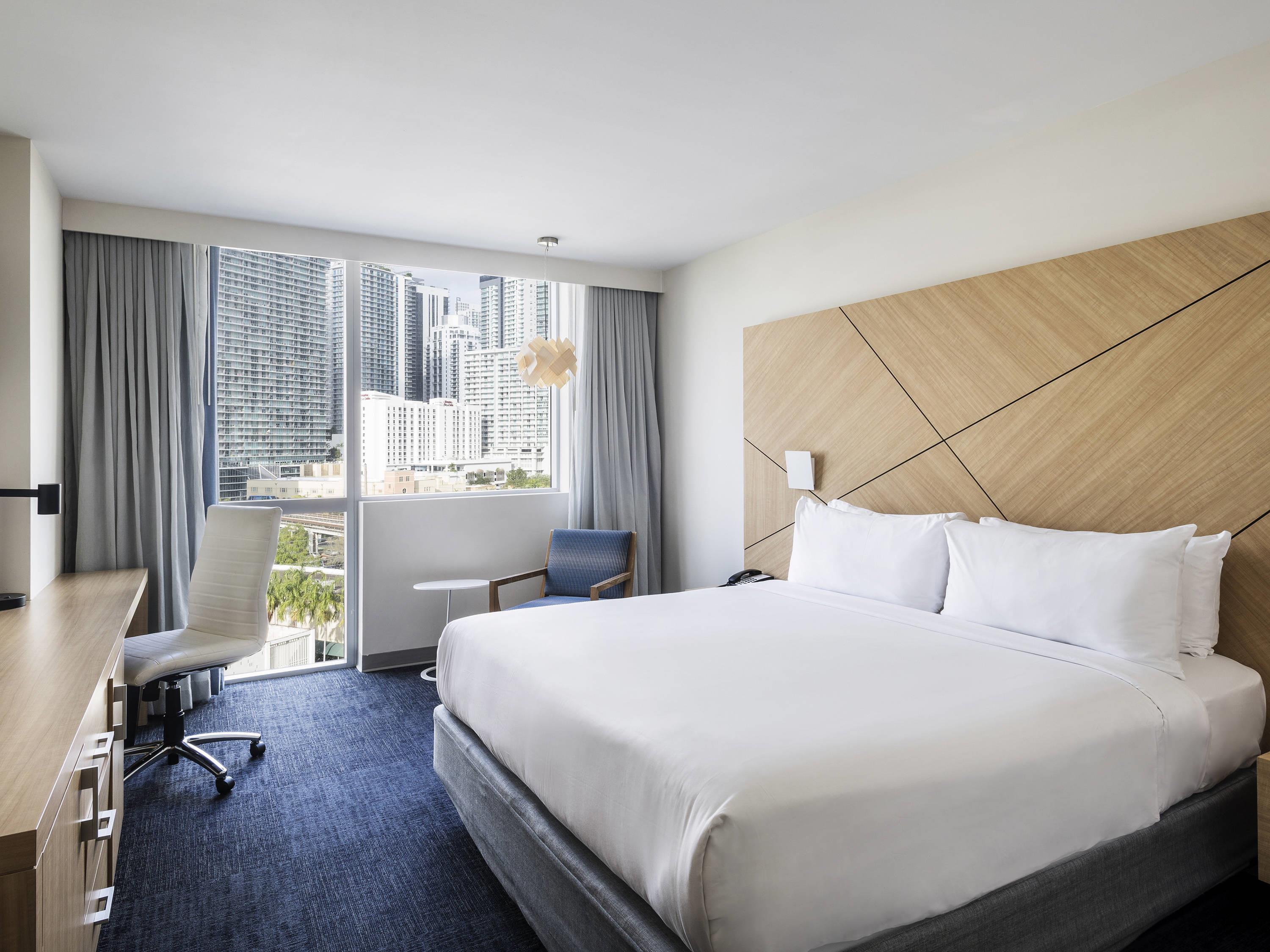 Novotel Miami Brickell Room Type - SUPERIOR ROOM 1 King, 323SF-30SM, City and Park view