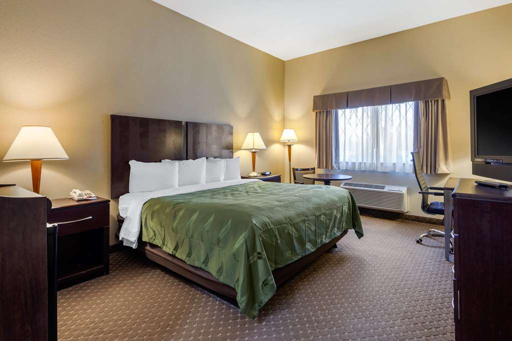 QUALITY INN SMYRNA-guestroom-Guest Room,On-Site.jpg
