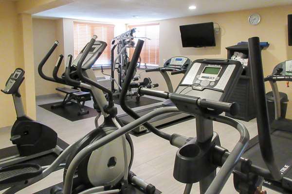 Fitness/ Exercise Room - Clarion Inn Appleton
