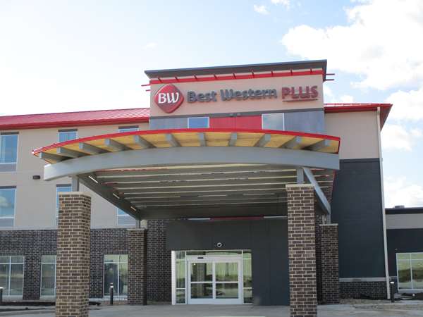 Exterior view - Best Western Plus Lakeview Hotel Madison