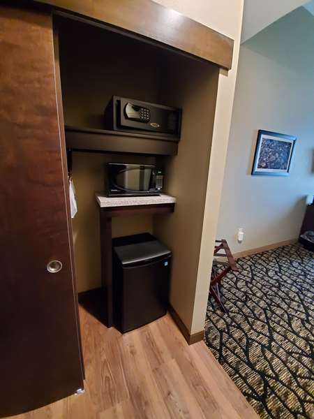  - Best Western Plus Lakeview Hotel Madison