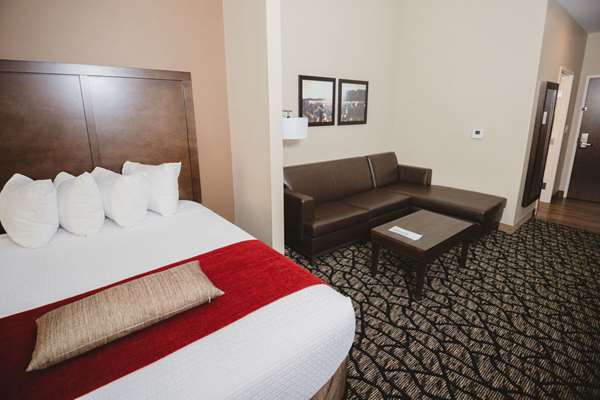 Suite - Best Western Plus Lakeview Hotel Madison