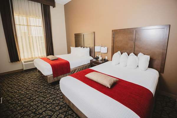 Suite - Best Western Plus Lakeview Hotel Madison