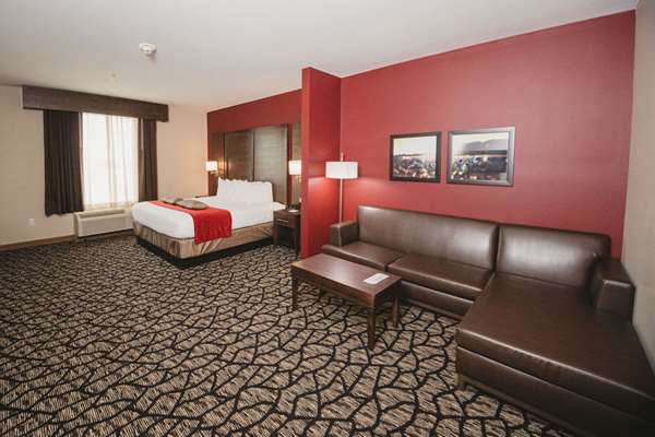 Suite - Best Western Plus Lakeview Hotel Madison