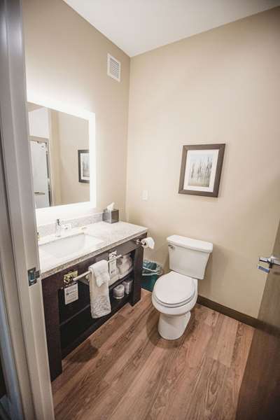  - Best Western Plus Lakeview Hotel Madison