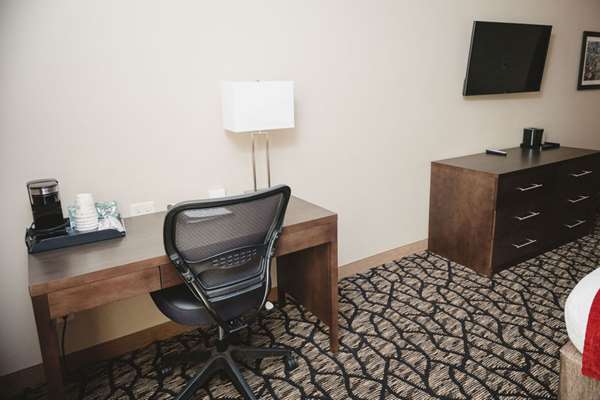  - Best Western Plus Lakeview Hotel Madison