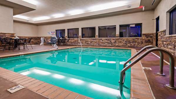 Pool - SureStay Plus Hotel by Best Western Coffeyville