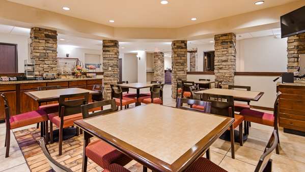 Restaurant - SureStay Plus Hotel by Best Western Coffeyville