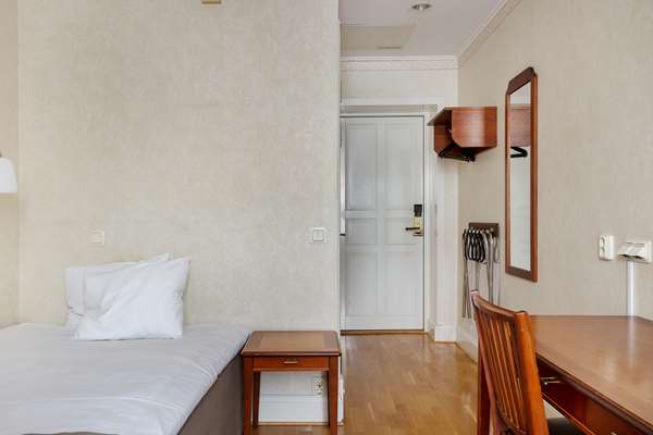 1 Single Bed, Non-Smoking, Standard Room, Free Internet, Full Breakfast