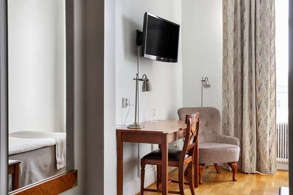 1 Single Bed, Non-Smoking, Standard Room, Smaller Room, Full Breakfast
