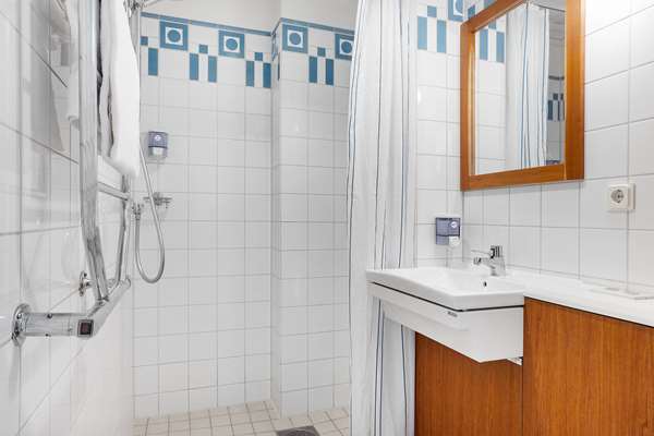 1 Single Bed, Non-Smoking, Standard Room, Smaller Room, Full Breakfast
