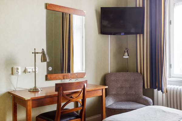2 Single Beds, Non-Smoking, Standard Room, Free Internet, Full Breakfast