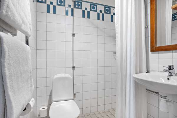2 Single Beds, Non-Smoking, Standard Room, Free Internet, Full Breakfast
