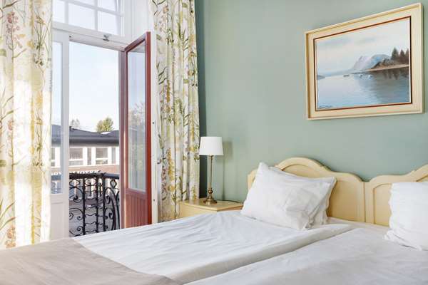 1 King Bed, Non-Smoking, Superior Room, Work Desk, Wi-Fi, Hairdryer, Full Breakfast