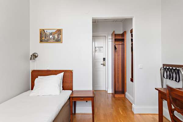 1 Single Bed, Non-Smoking, Standard Room, Smaller Room, Full Breakfast