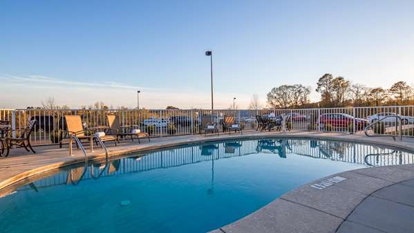 Pool - Best Western Dothan Inn