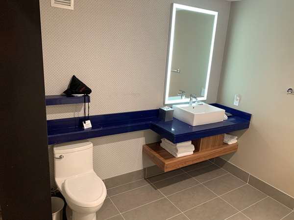  - GLo Best Western Catoosa Hotel - I-44, Exit 240