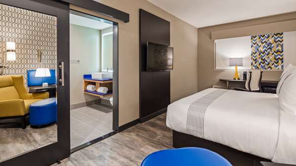  - GLo Best Western Catoosa Hotel - I-44, Exit 240