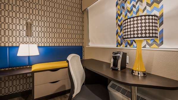  - GLo Best Western Catoosa Hotel - I-44, Exit 240