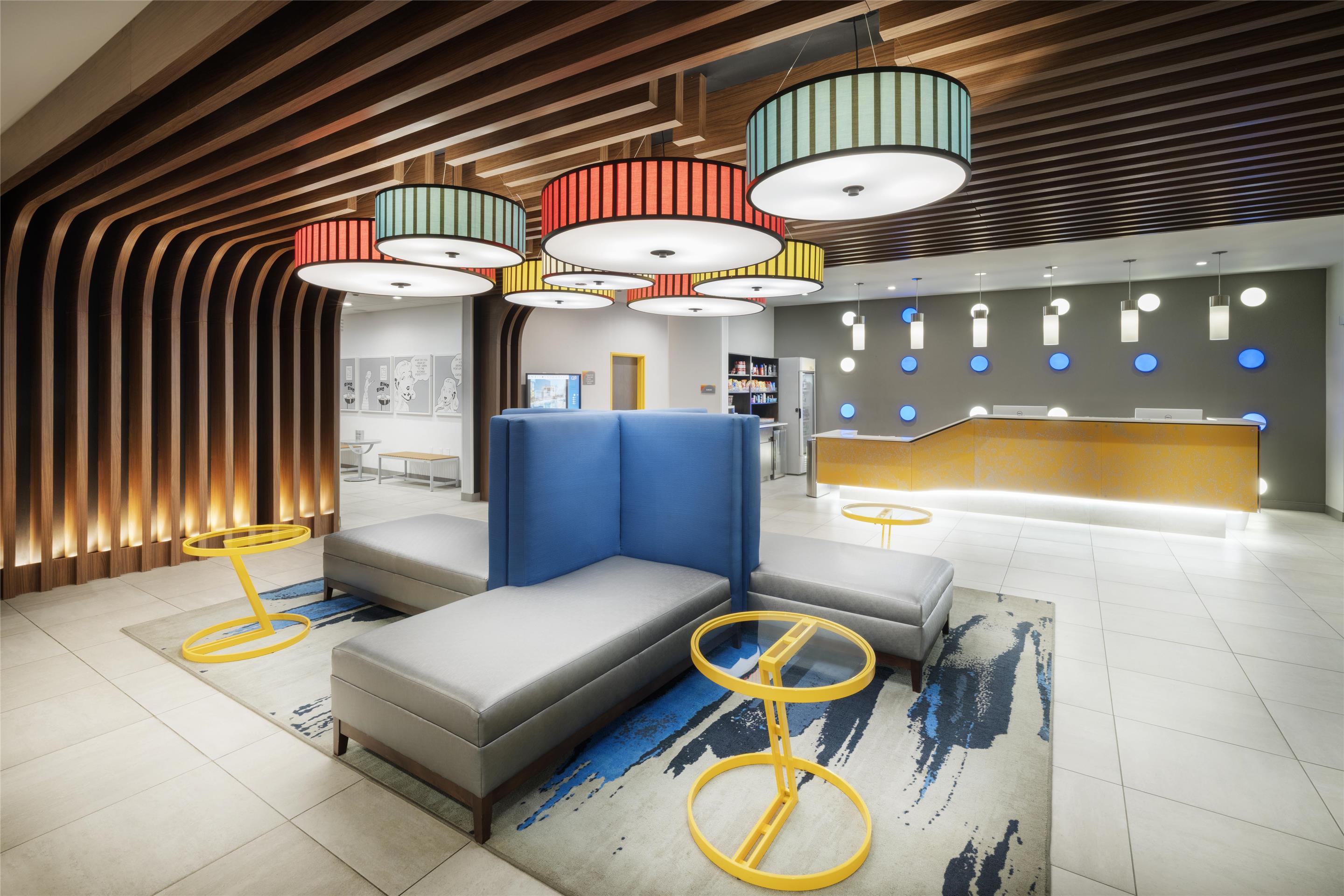 Lobby & Front Desk | GLō Best Western Tulsa East Route 66