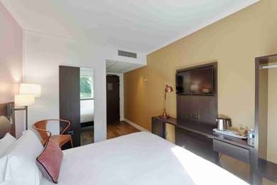 HÔTEL KYRIAD CREPY EN VALOIS