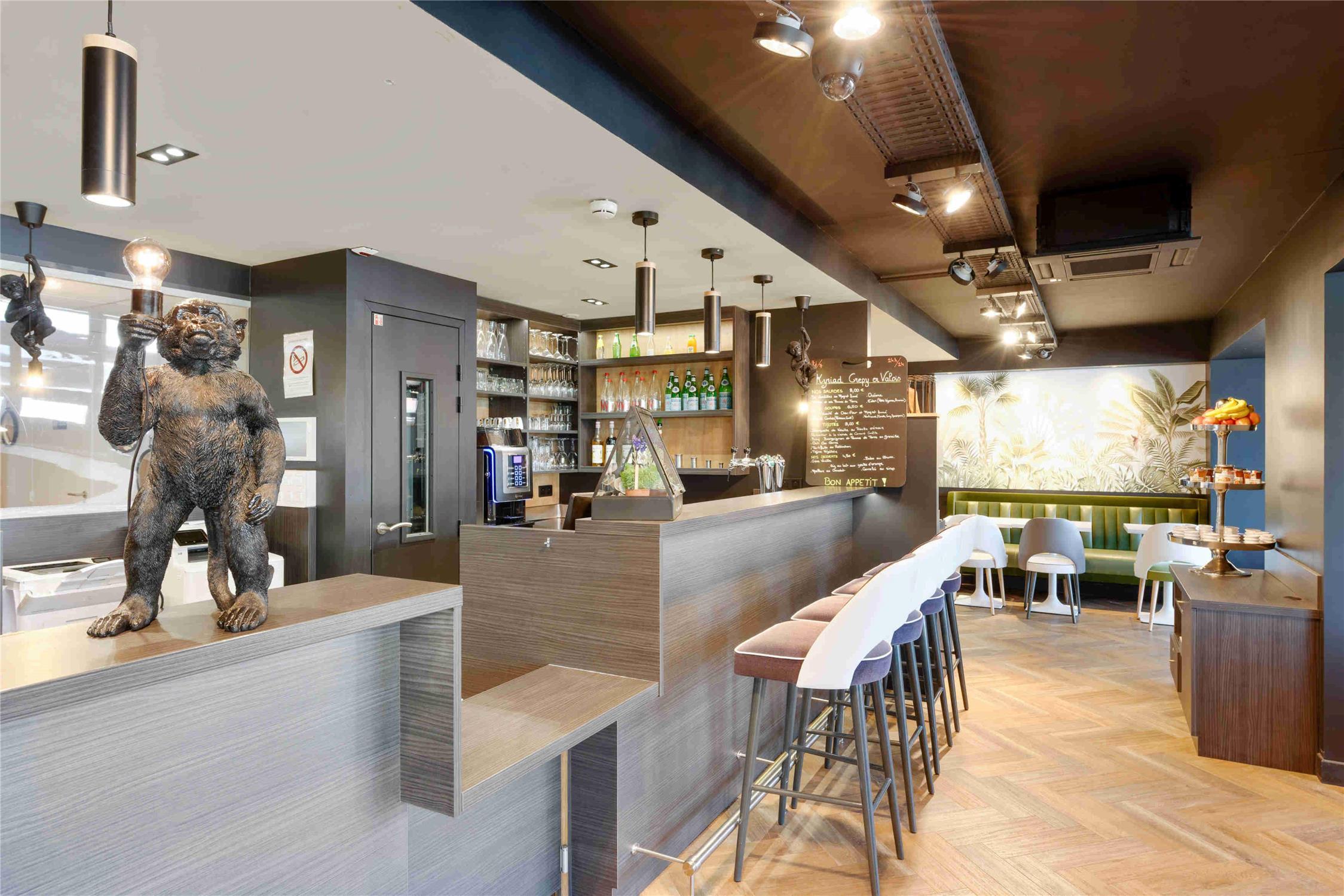 HOTEL KYRIAD CREPY EN VALOIS - null