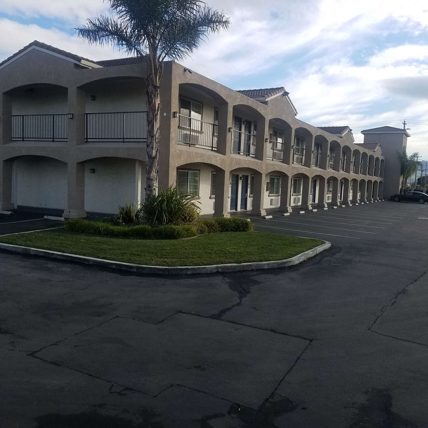 SureStay Hotel by Best Western Hollister, CA See Discounts