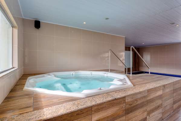 Pool,On-Site,Property Amenity,Recreation