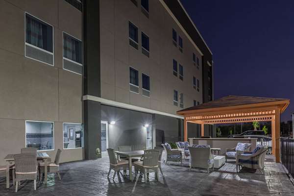 Pool - La Quinta Inn & Suites Channelview - I-10, Exit 784
