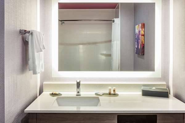  - La Quinta Inn & Suites Channelview - I-10, Exit 784