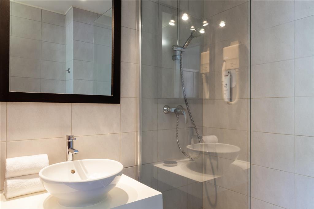 OG CITY HOTEL ANGE GUEBWILLER-guestroom-Guest Room,Bathroom,On-Site.jpg