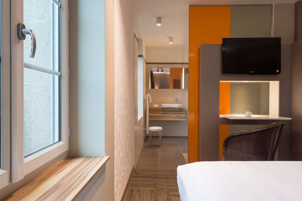 OG GRAND HOTEL SAINT-PIERRE-guestroom-Guest Room,On-Site.jpg