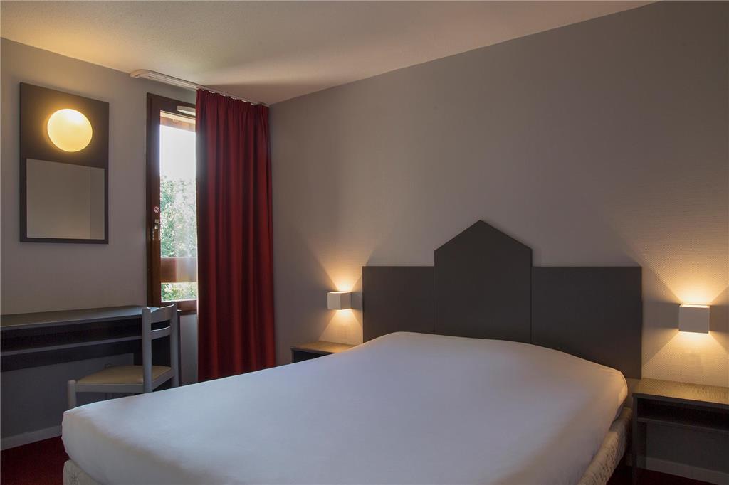 OG CITY HOTEL AMYS TARBES SUD-guestroom-Guest Room,On-Site.jpg